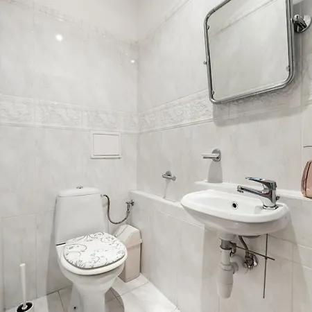 Appartement Wola Norblin Spacious By Bookinghost *