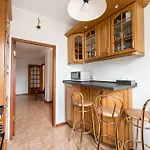 Apartmán Wola Norblin Spacious By Bookinghost
